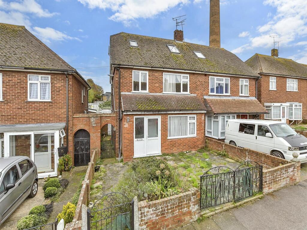 5 bedroom semi-detached house