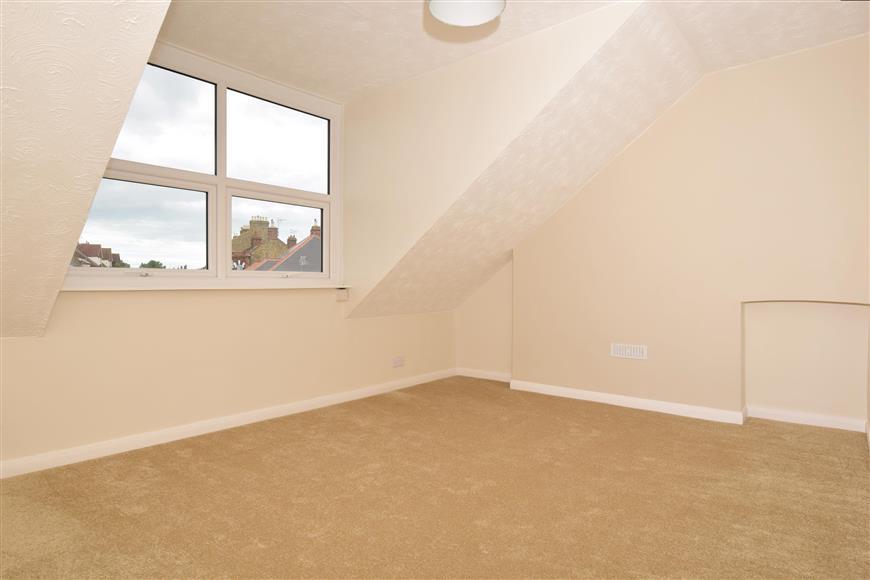 1 Bedroom Flat In Approach Road Cliftonville Margate Kent