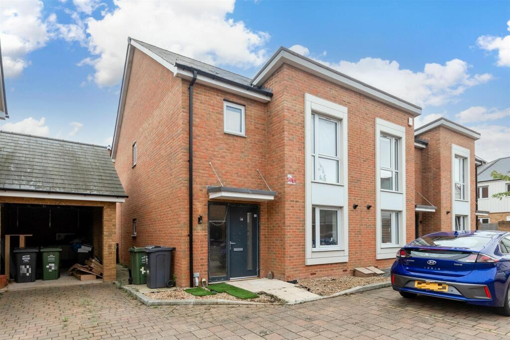 Main image of property: Elstar Mews, Greenhithe, Kent