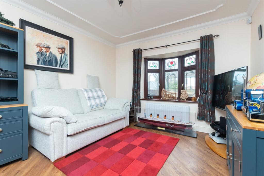 Additional property image - Hedge Place Road, Greenhithe, Kent