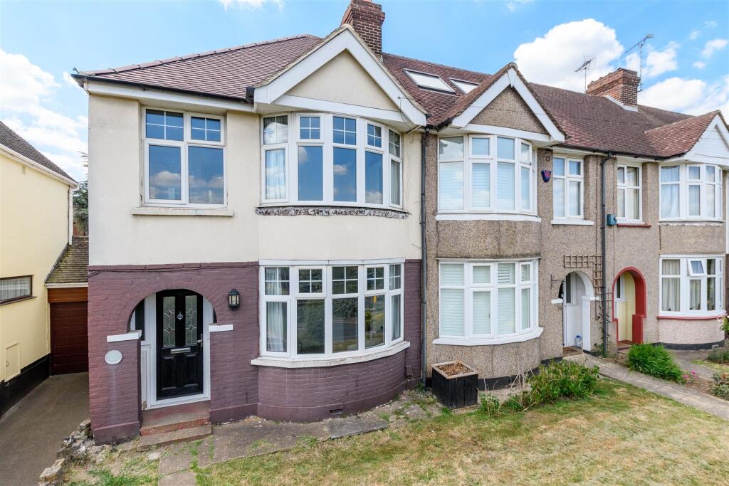 3 bedroom end of terrace house