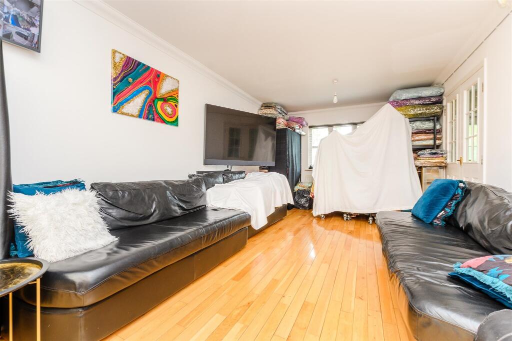 Main image of property: Sanderling Way, Greenhithe, Kent