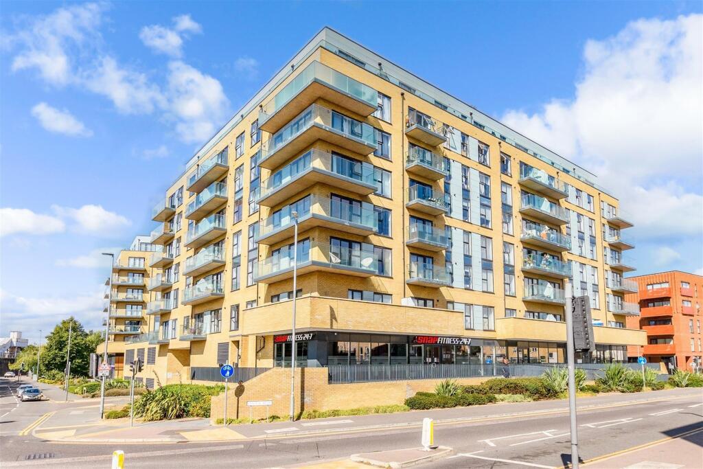 2 bedroom flat