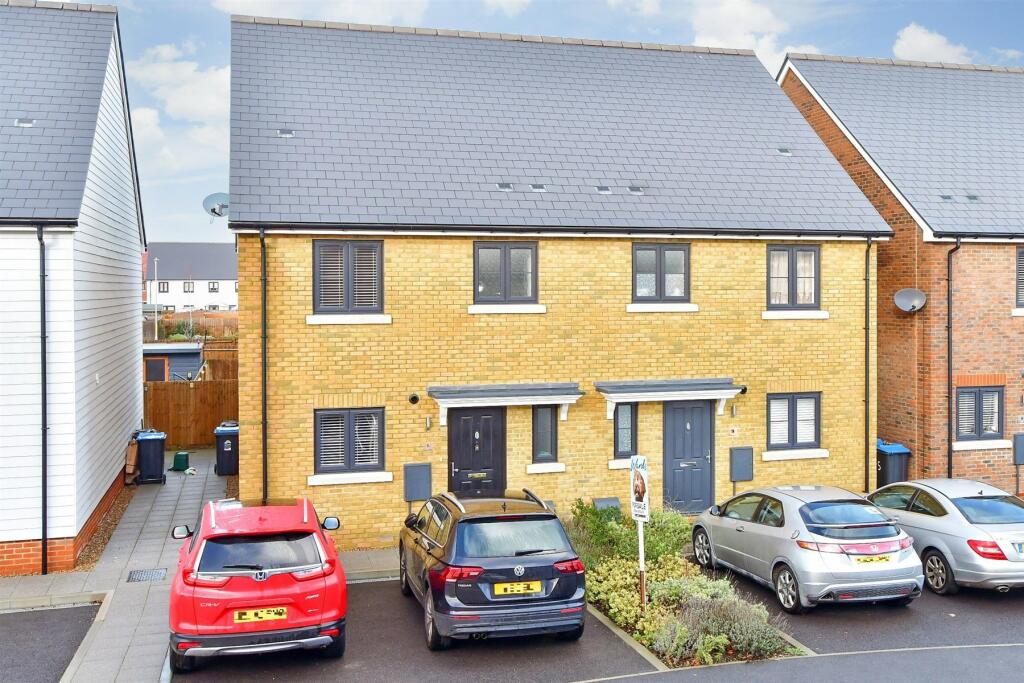 3 bedroom semidetached house for sale in Lydden Close, Deal, Kent, CT14
