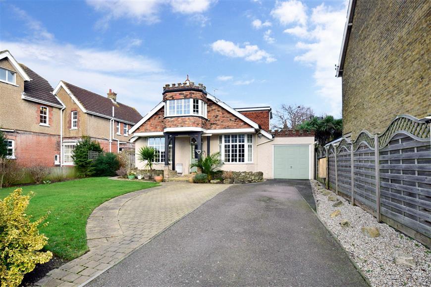 4 bedroom detached bungalow for sale in Warwick Road, Walmer, Deal