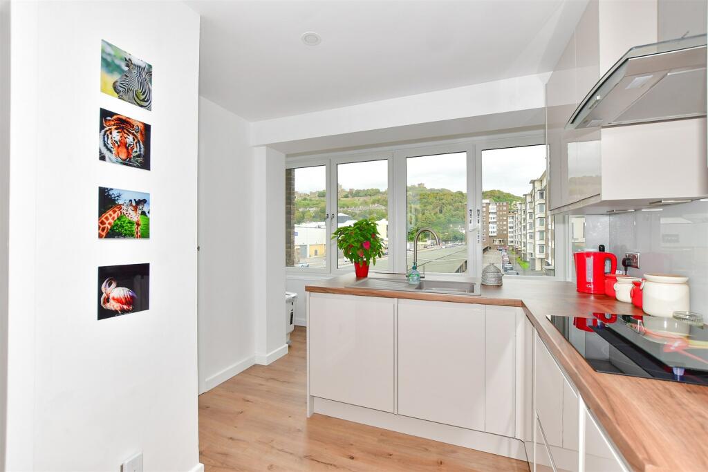 2 bedroom apartment for sale in The Gateway, Dover, Kent, CT16