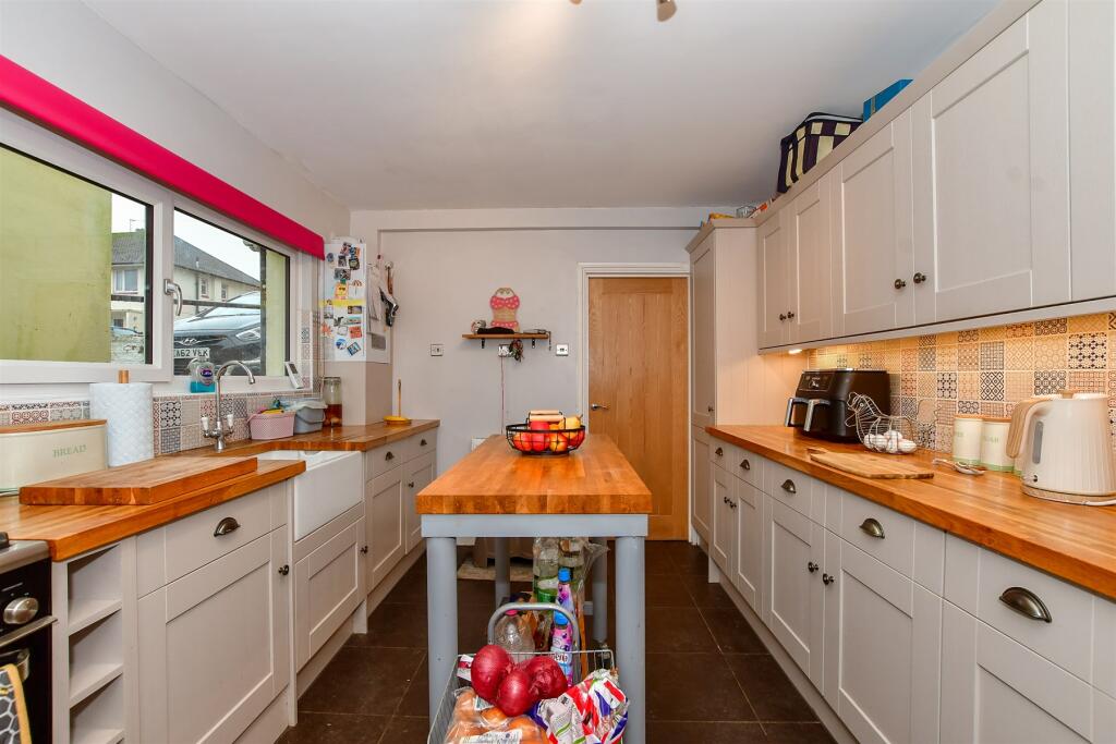 3 bedroom semidetached house for sale in Markland Road, Elms Vale