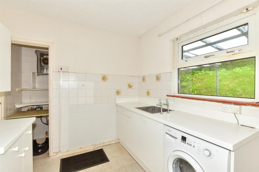 2 bedroom semidetached bungalow for sale in Mount Road, Dover, Kent, CT17