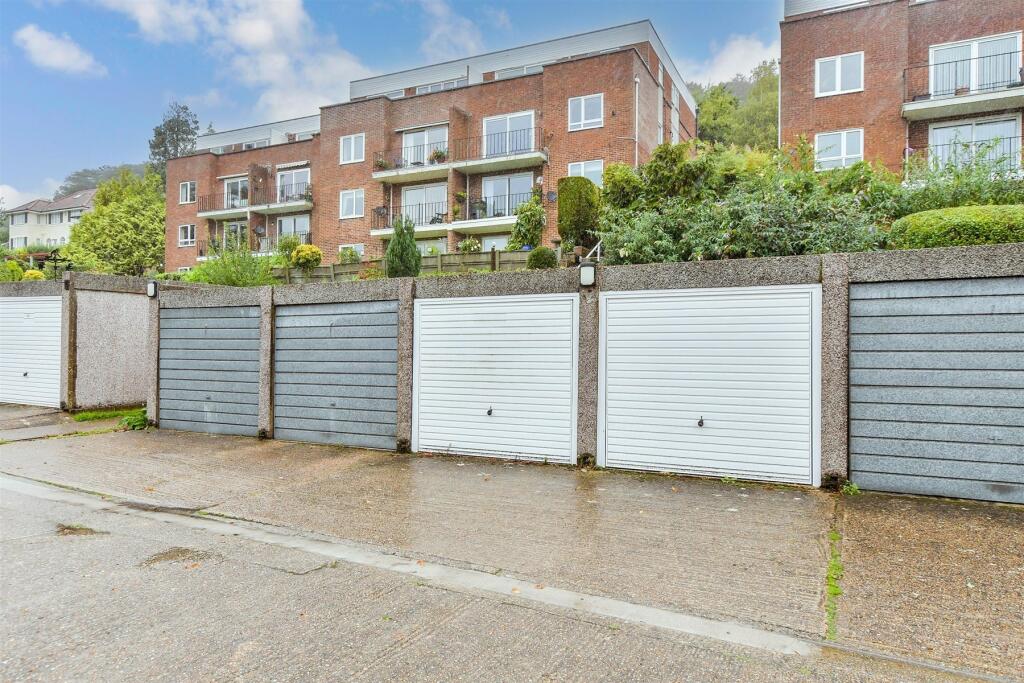 Additional property image - London Road, River, Kent
