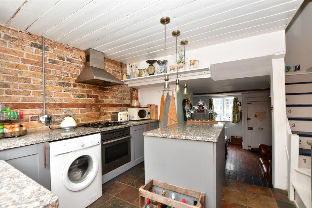 2 bedroom character property for sale in High Street, Farningham, Kent, DA4
