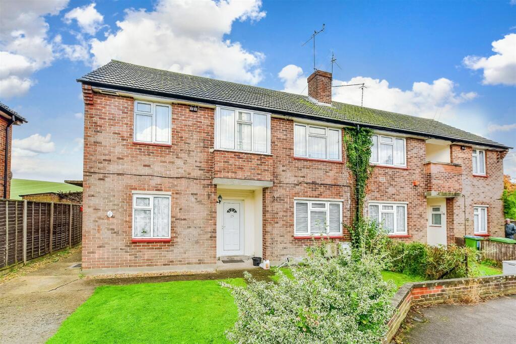 2 bedroom for sale in Alban Crescent, Farningham, Nr