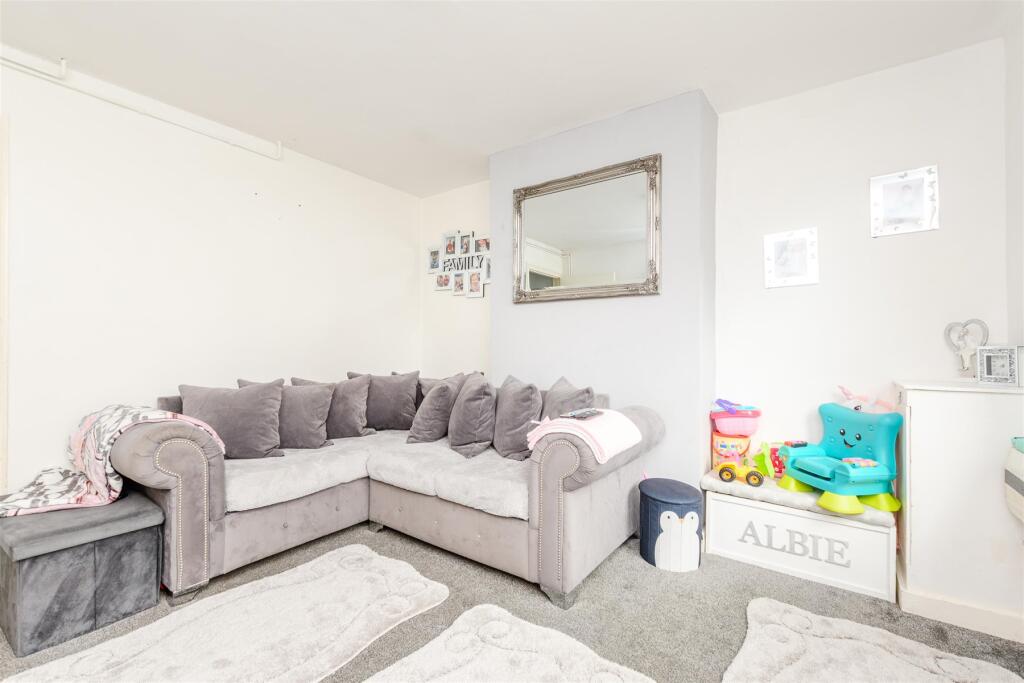 Main image of property: High Street, Farningham, Kent