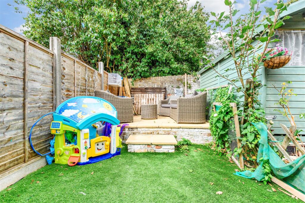 Main image of property: High Street, Farningham, Kent