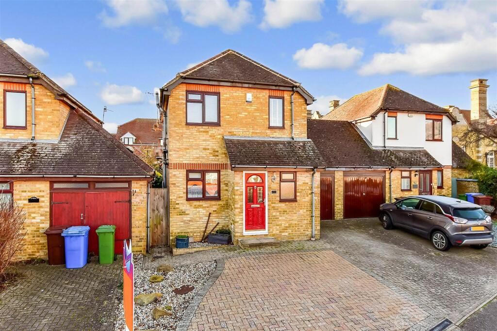 2 bedroom detached house for sale in Ethelbert Road, Faversham, Kent, ME13