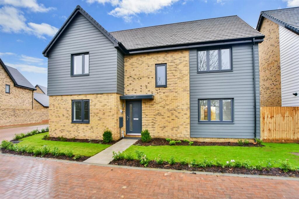 5 Bedroom Detached House For Sale In The Oak Faversham Lakes Ham Road