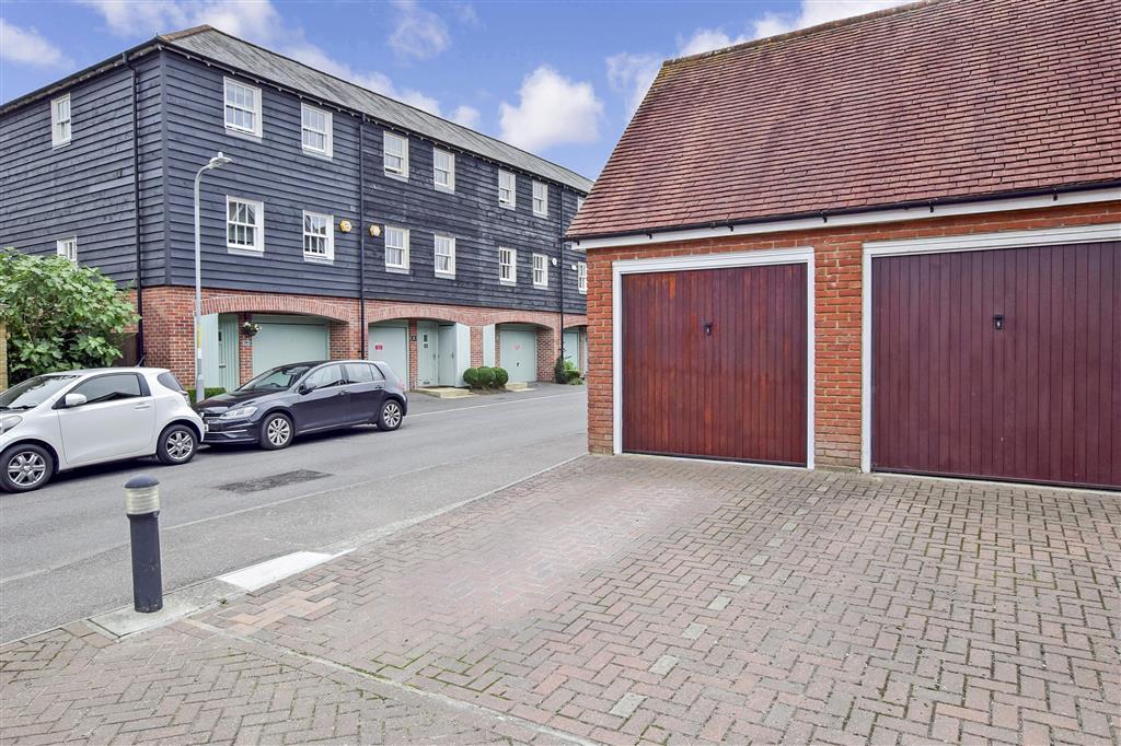 3 bedroom terraced house for sale in Belvedere Road, Faversham, Kent, ME13
