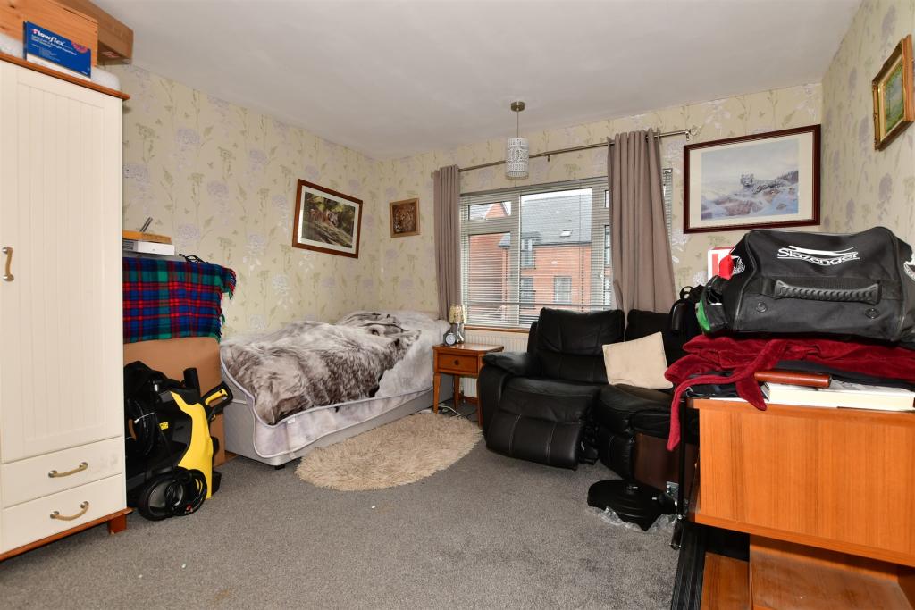 2 bedroom bungalow for sale in Cheriton Court Road, Folkestone, Kent, CT20