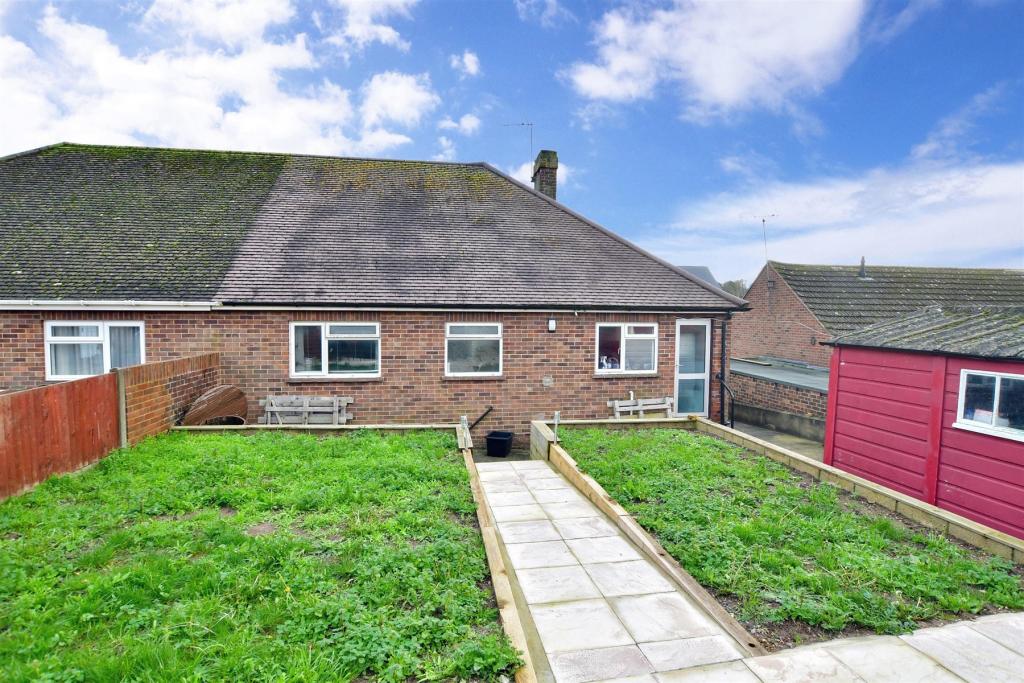2 Bedroom Bungalow For Sale In Cheriton Court Road Folkestone Kent CT20