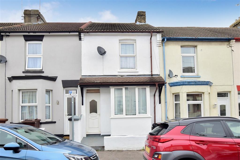 3 bedroom terraced house for sale in Selbourne Road, Gillingham, Kent, ME7