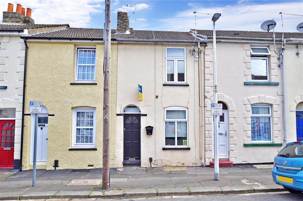 4 bedroom terraced house for sale in Arden Street, Gillingham, Kent, ME7
