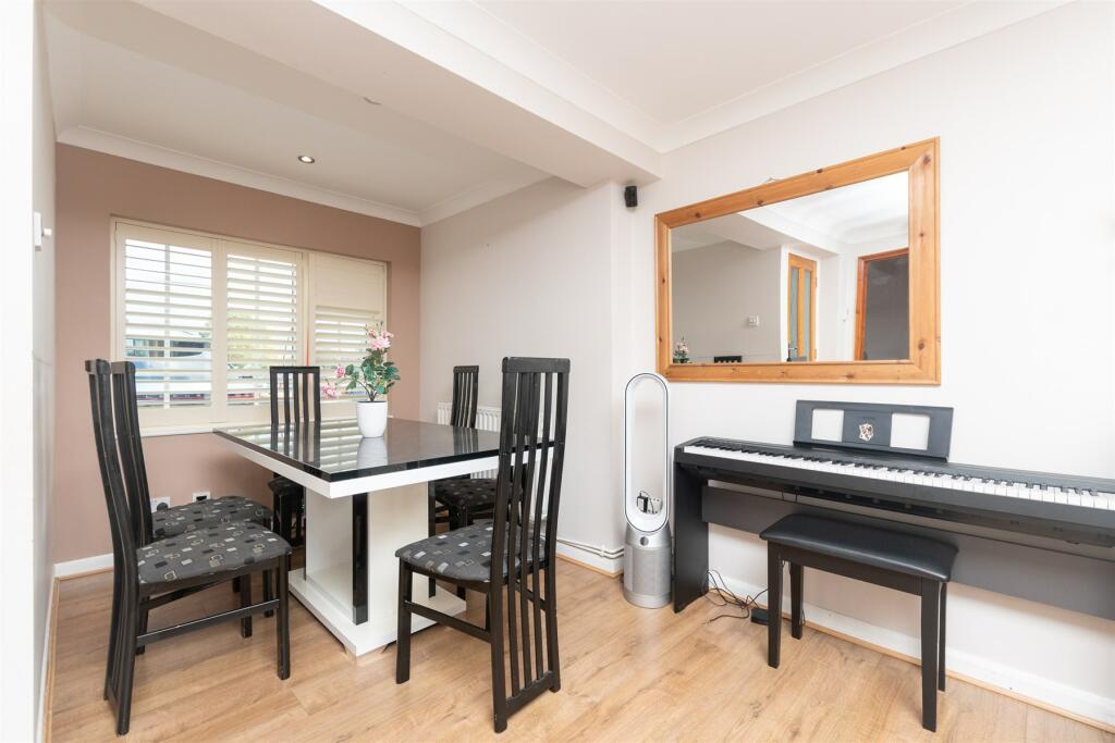 Additional property image - Saxon Close, Northfleet, Gravesend, Kent
