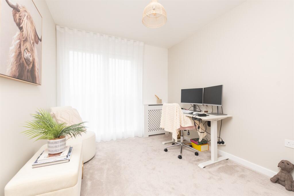 Additional property image - Portbridge Gardens, Ebbsfleet Valley, Swanscombe, Kent