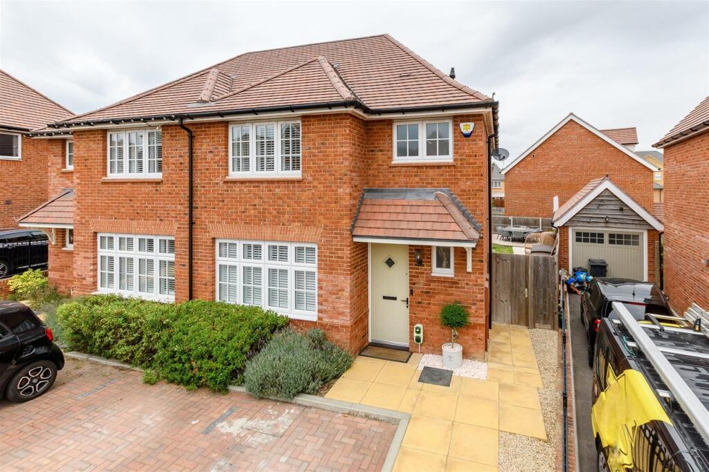 Main image of property: Garland Rise, Ebbsfleet Valley, Swanscombe, Kent