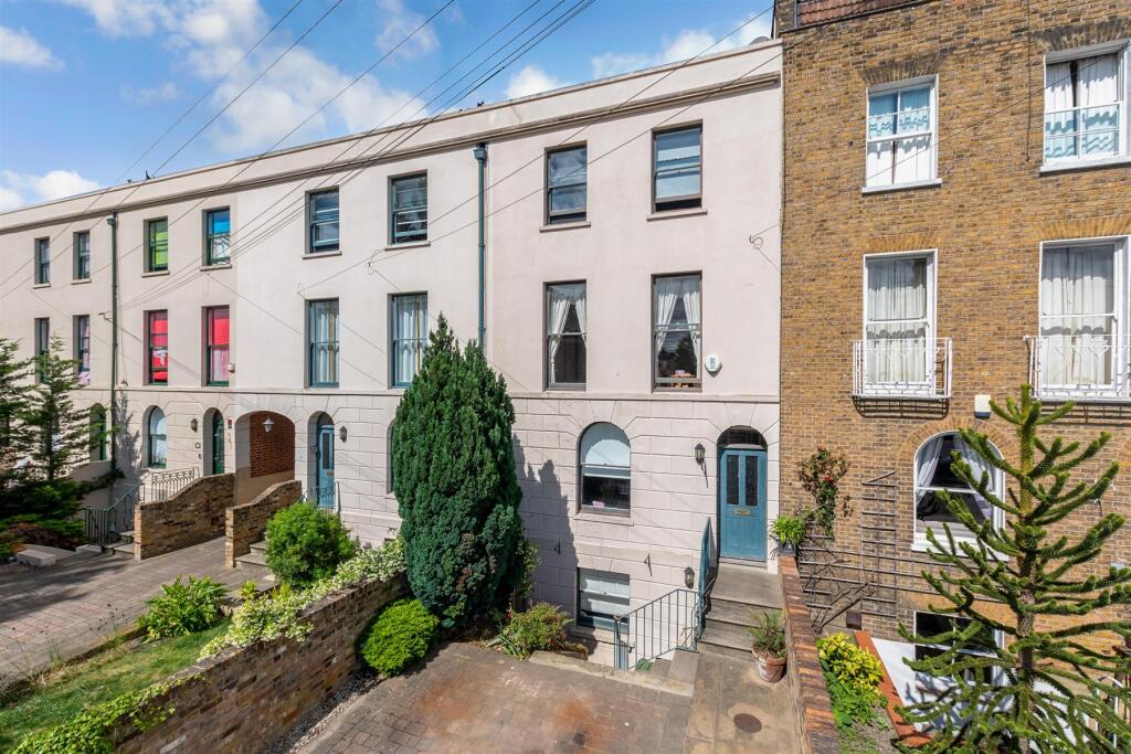 Main image of property: Milton Place, Gravesend, Kent