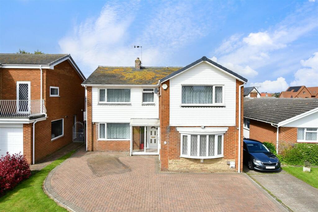 6 bedroom detached house for sale in Thurlow Avenue, Herne Bay, Kent, CT6