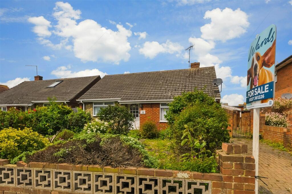 2 bedroom detached bungalow for sale in Greenhill Road, Greenhill