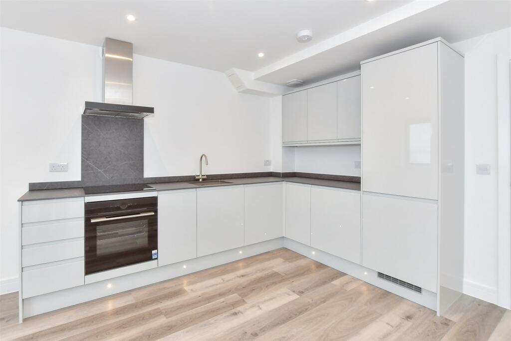 Additional property image - Pier View, St. George's Terrace, Herne Bay, Kent