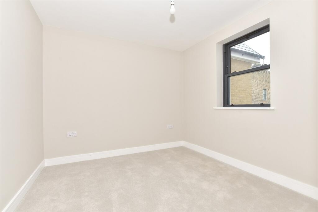 Additional property image - Pier View, St. George's Terrace, Herne Bay, Kent
