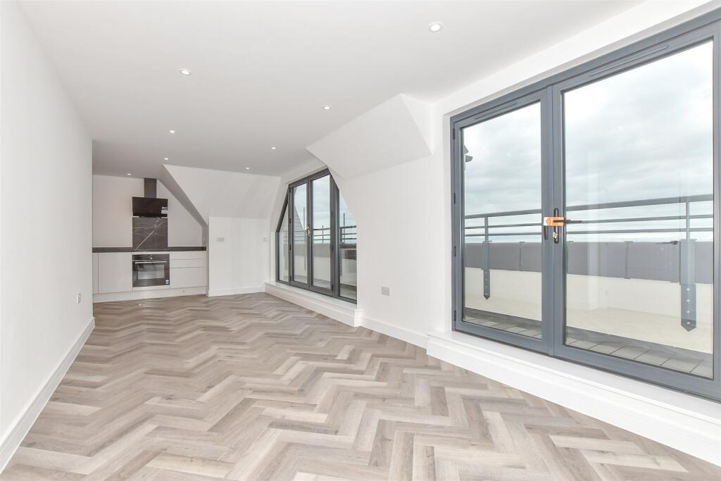 Additional property image - Pier View, St. George's Terrace, Herne Bay, Kent