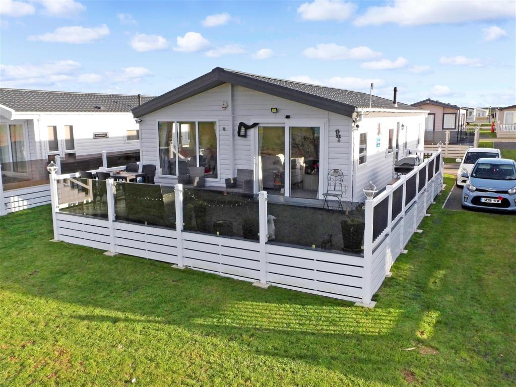 2 bedroom park home for sale in Hythe Road, Dymchurch, Romney Marsh