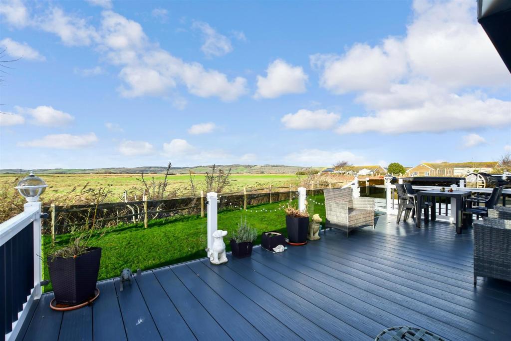 2 bedroom park home for sale in Hythe Road, Dymchurch, Romney Marsh