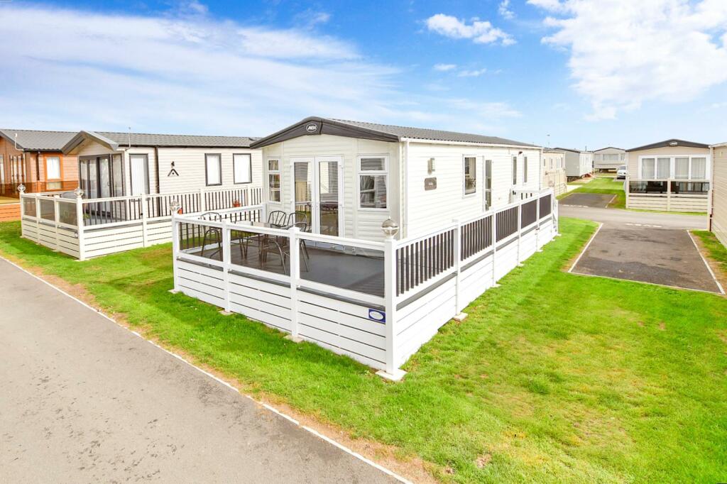 2 bedroom park home for sale in Hythe Road, Dymchurch, Romney Marsh