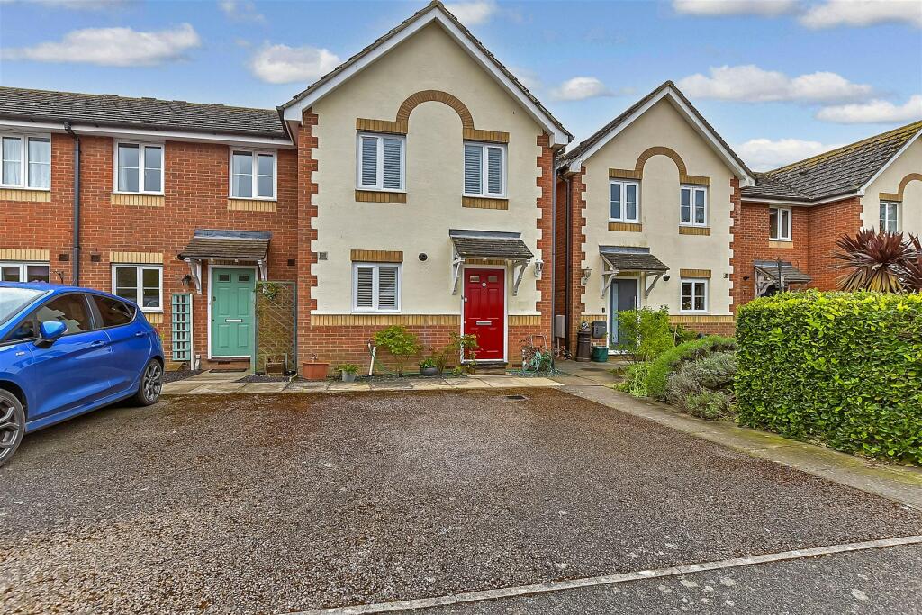 2 bedroom end of terrace house for sale in Peregrine Close, Hythe, Kent