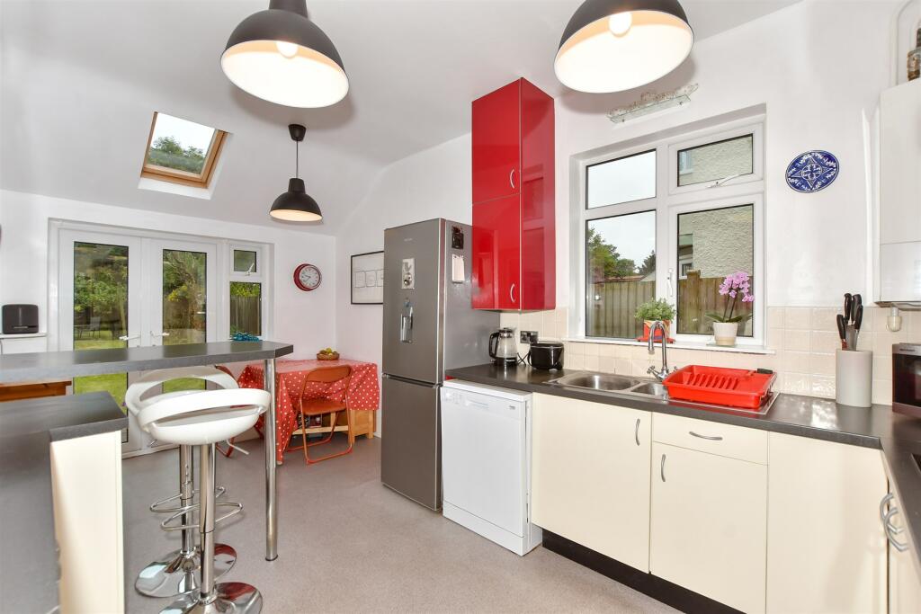 Additional property image - Earlsfield Road, Hythe, Kent