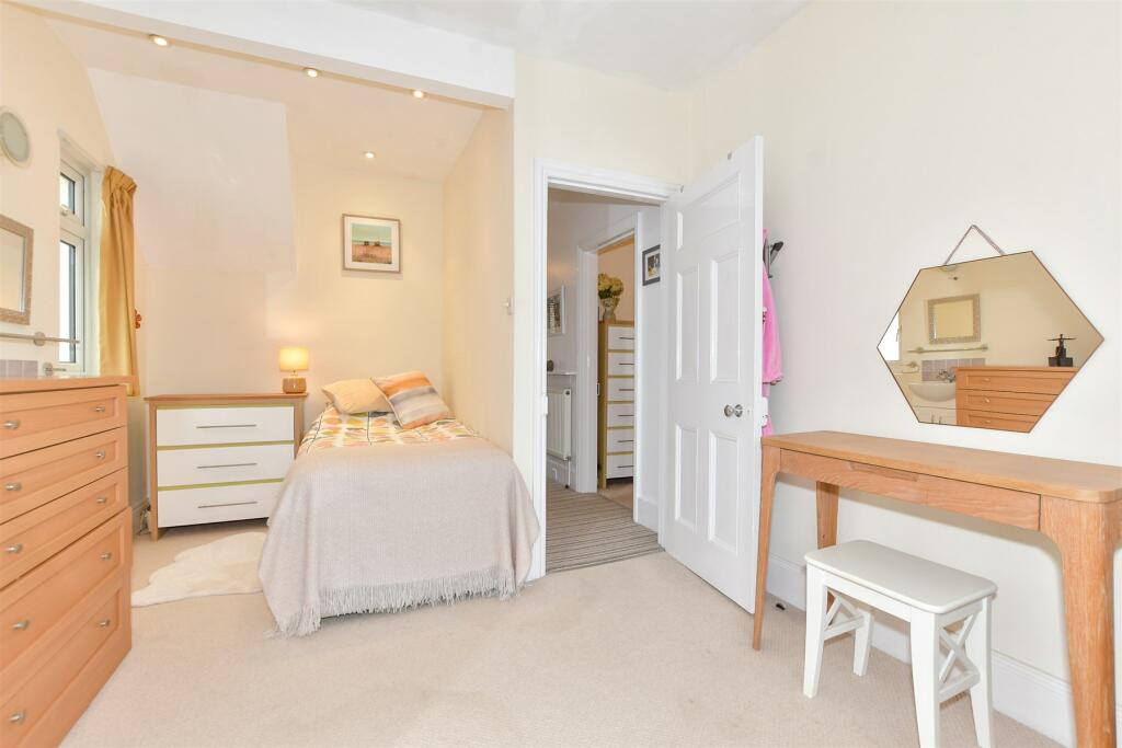 Additional property image - Earlsfield Road, Hythe, Kent