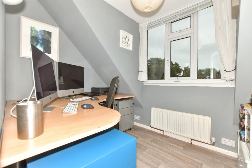 Additional property image - Earlsfield Road, Hythe, Kent