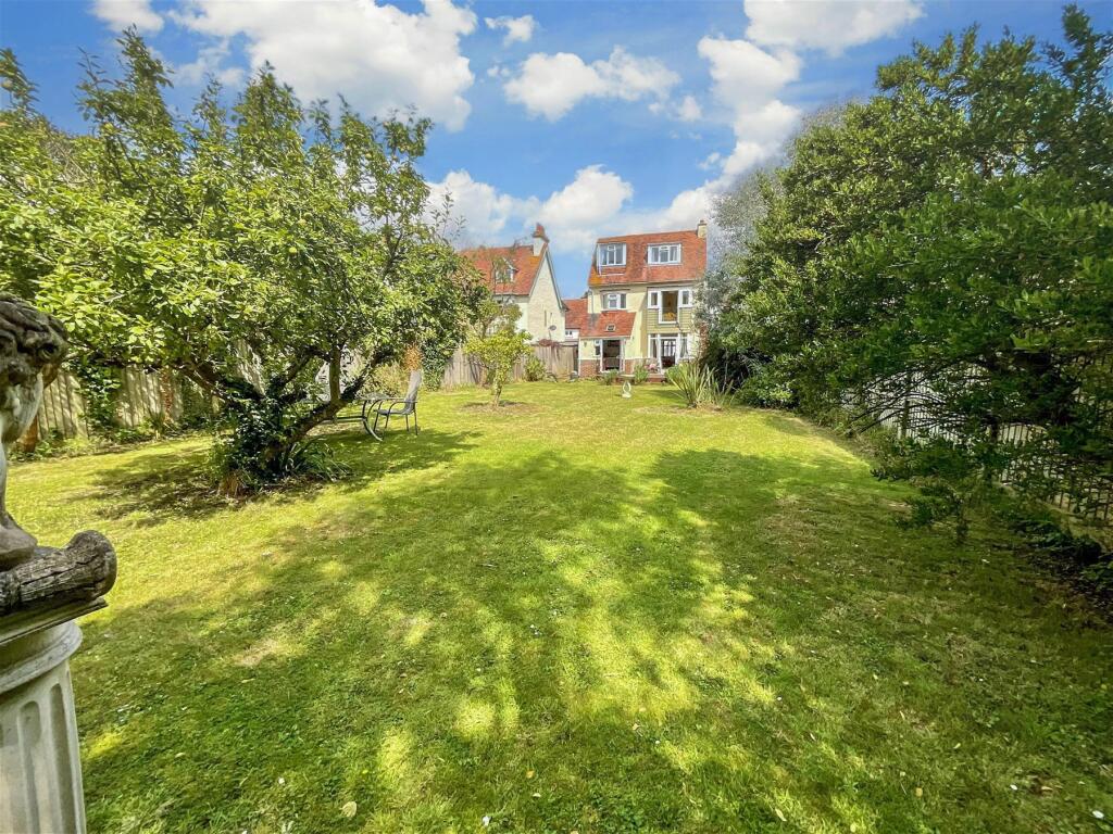 Additional property image - Earlsfield Road, Hythe, Kent