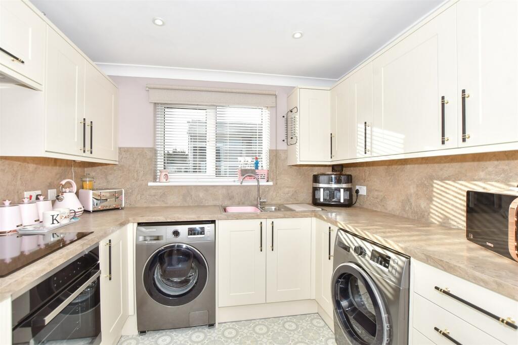 Additional property image - Dove Close, Hythe, Kent