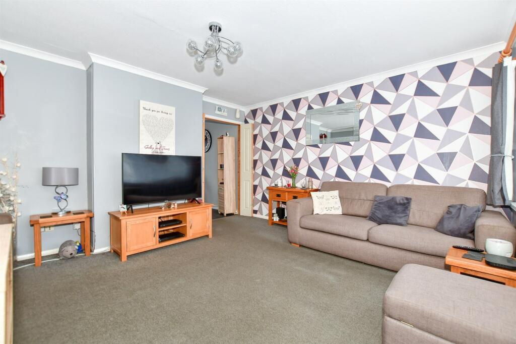 4 bedroom end of terrace house for sale in Woodpecker Road, Birds