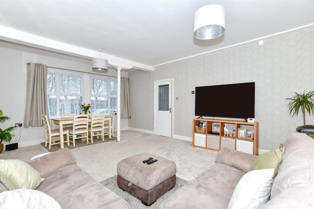 2 bedroom end of terrace house for sale in Bull Lane, Eccles, Kent, ME20