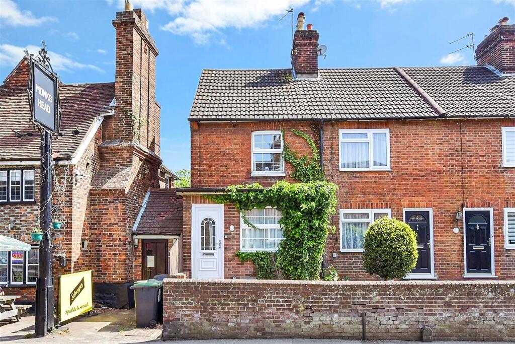 Main image of property: New Hythe Lane, Larkfield, Kent