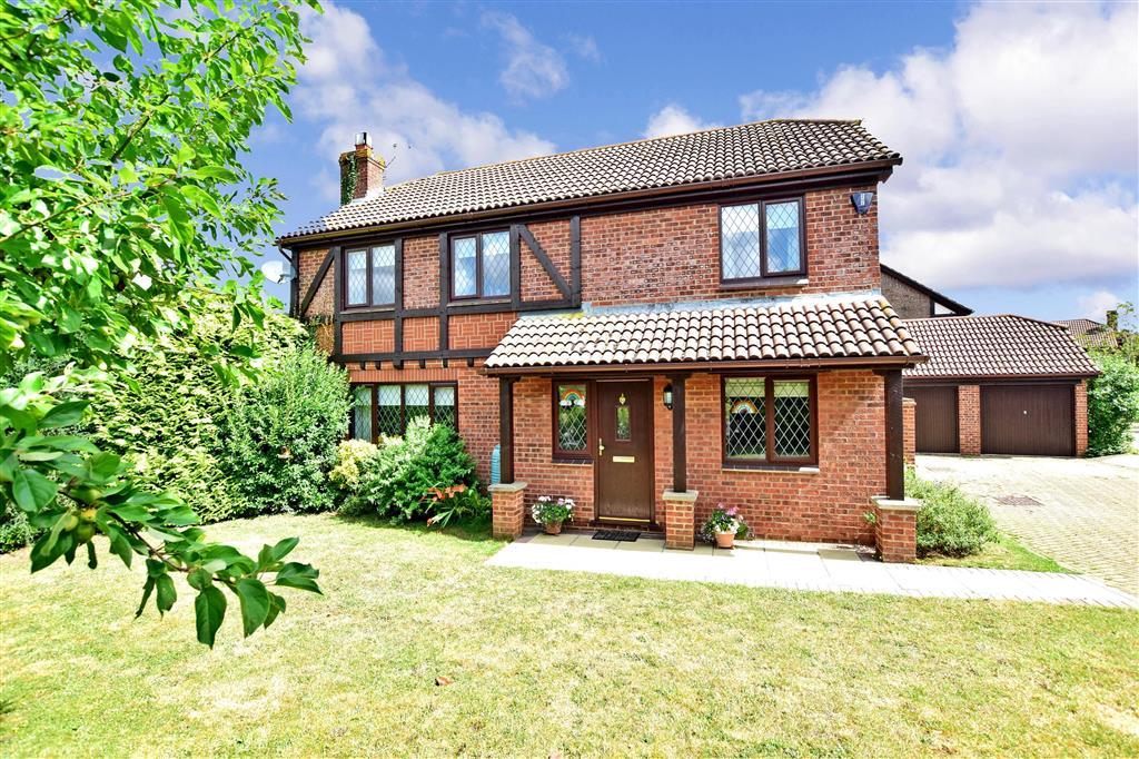 4 bedroom detached house for sale in Rectory Lane North, Leybourne