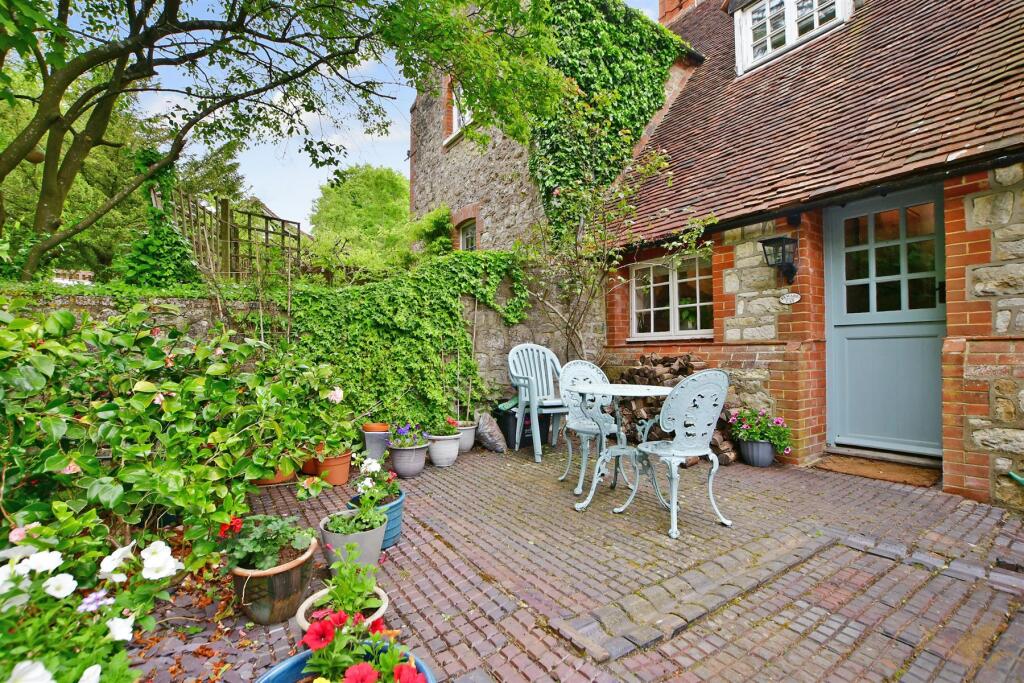 4 bedroom terraced house for sale in Wierton Hill, Boughton Monchelsea