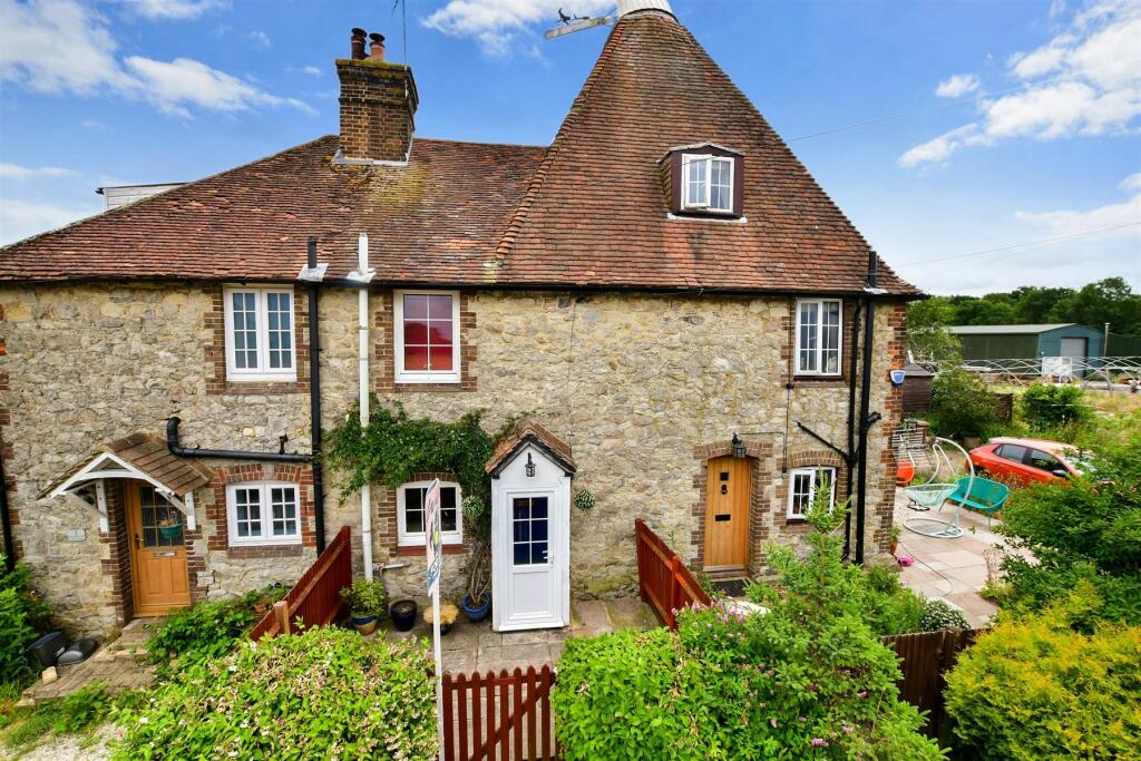 2 bedroom terraced house for sale in Wierton Road, Boughton Monchelsea