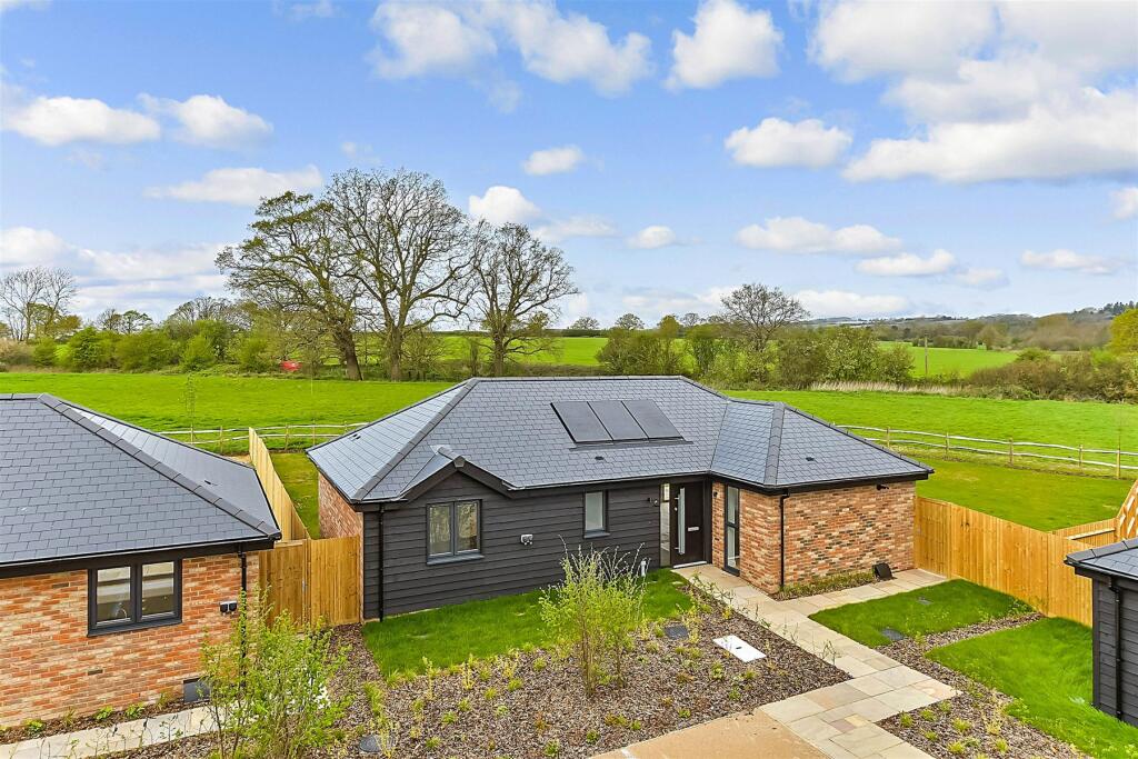 3 bedroom detached bungalow for sale in White House Farm Gardens, Stile