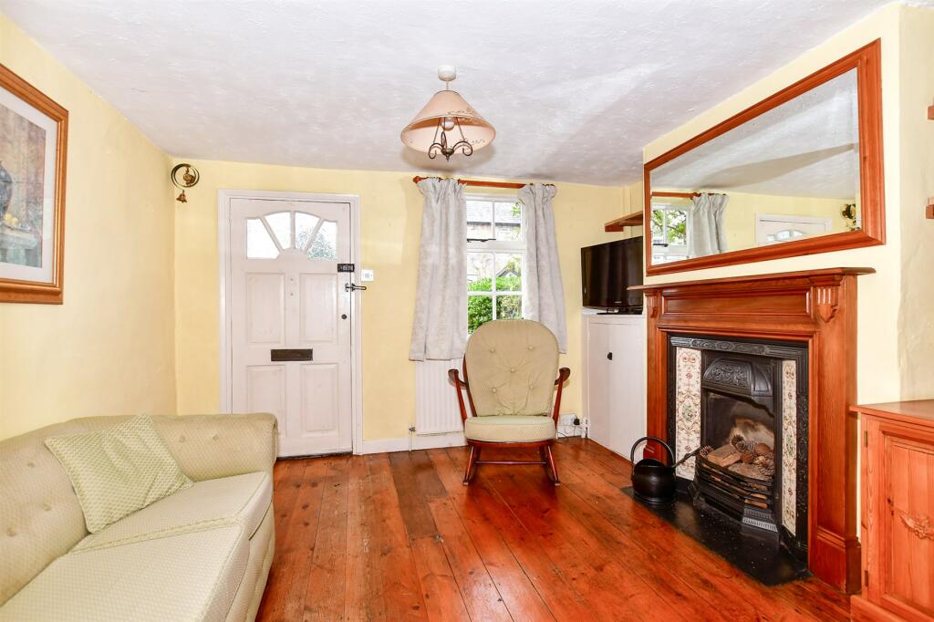 2 bedroom terraced house for sale in Church Street, Boughton Monchelsea